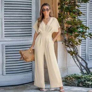 *NWT *CUPSHE Women's V-Neck Short Sleeve Straight Leg Jumpsuit Pockets-Size S